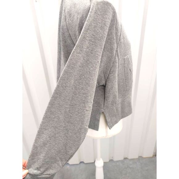 Nike Versa Crew Big Sweatshirt Cropped Pullover Embossed Small Gray - Picture 3 of 6